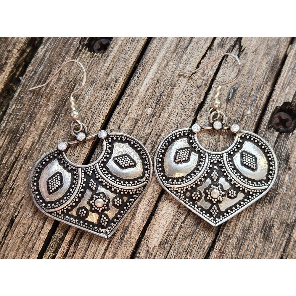 Vintage Sterling Silver Ethnic Indian Vibe Ornate Heart Shaped Dangle Earrings